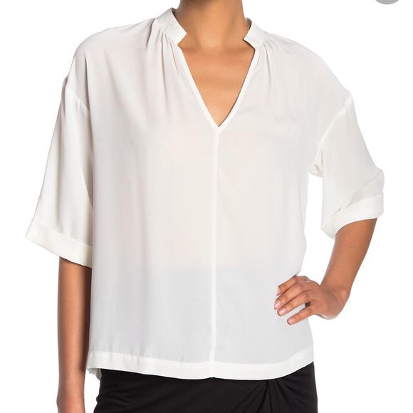 Tops - NEW SPLIT NECK 3/4 SLEEVE BLOUSE.
